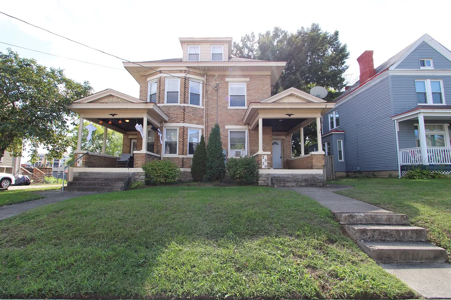 2539-2541 Melrose Ave #6c6ad080b photo 1