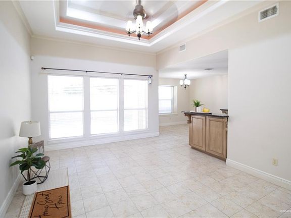 4th image of 3509 Robin Ave