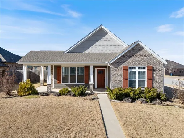 1100 Canyon Gate Dr, Siloam Springs, AR 72761