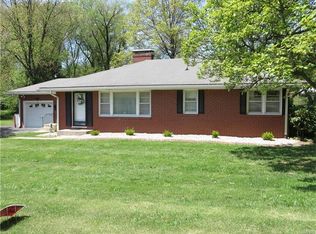 4 Avon Pl, Alton, IL 62002