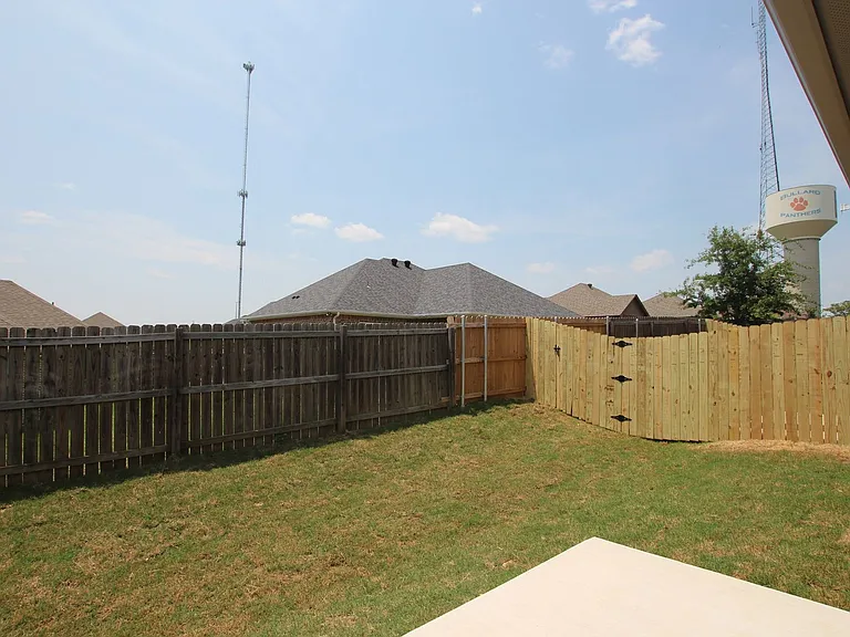 715 Freedom Way — Photo 26