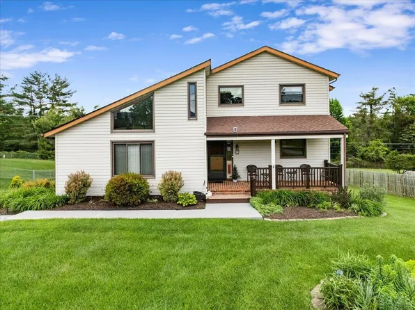 285 Briarwood Dr SW, Christiansburg, VA 24073