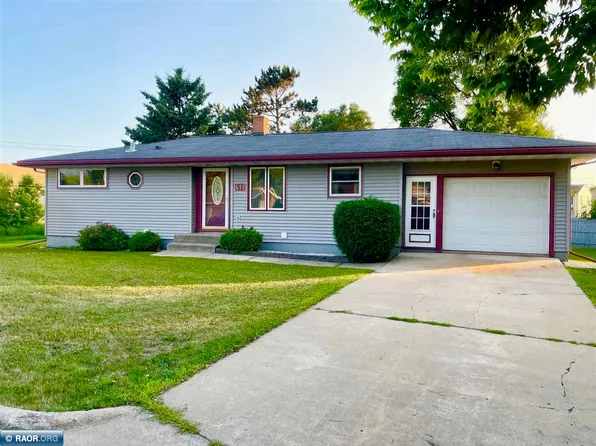 411 S 10th Ave, Virginia, MN 55792