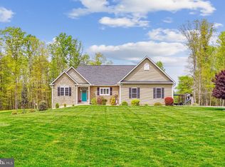 17585 Brandy Ln, Marshall, VA 20115