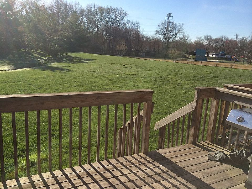 Deck/Backyard