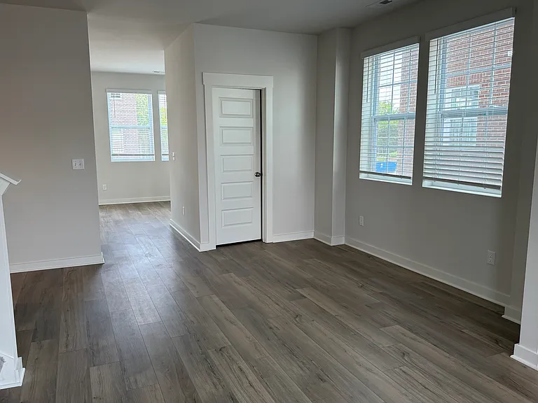 508 Hinton St — Photo 13