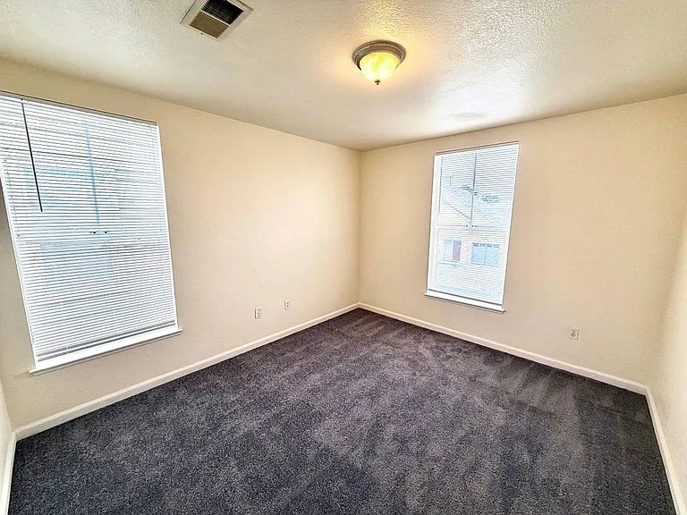 2941 Chavez Ln — Photo 19