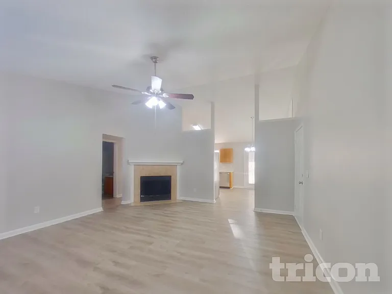 173 Burma Rd — Photo 3