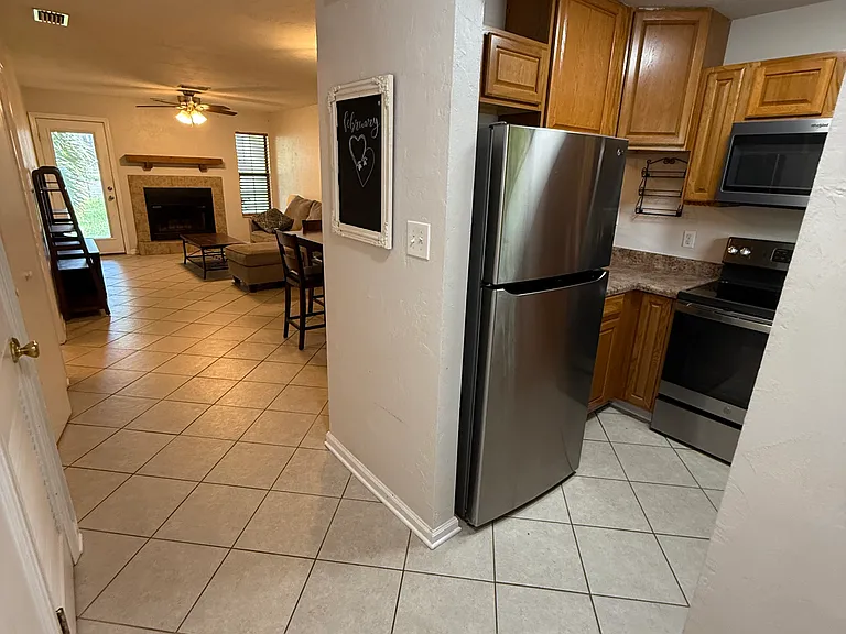 1108 Greentree Ct #C — Photo 3