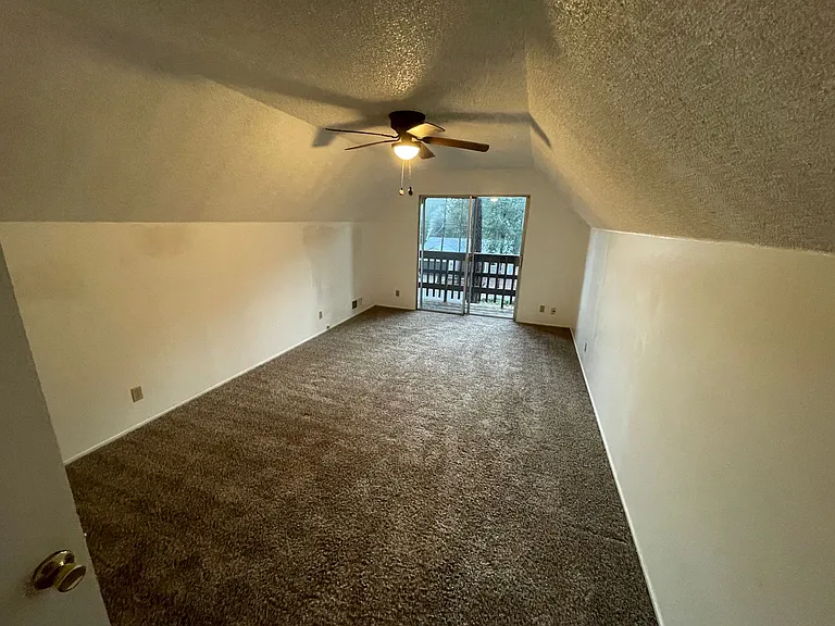 14107 Norwich Cir — Photo 31