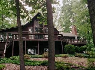 1051 Sylvan Dr, Huddleston, VA 24104