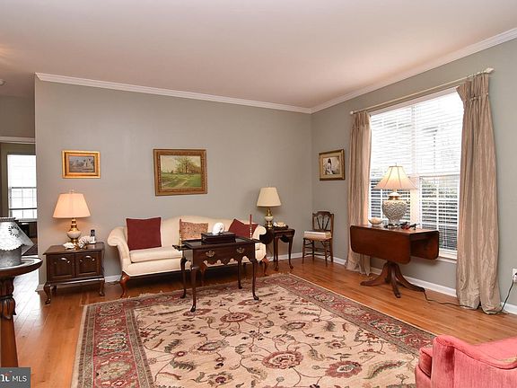 5th image of 44 Wanoma Cir