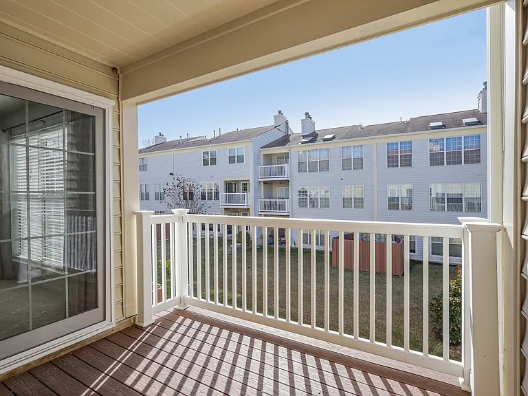 8204 Catbird Cir #202 — Photo 12