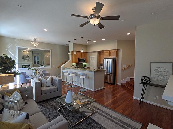 4th image of 219 Azevedo Cir