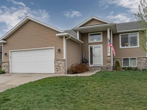 5445 Weatherstone Dr NW, Rochester, MN 55901