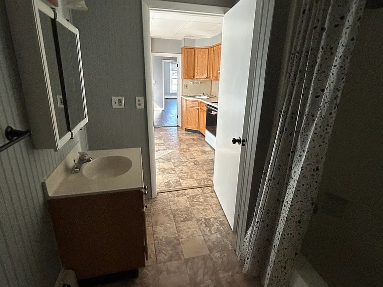 110 E Main St #2 — Photo 18