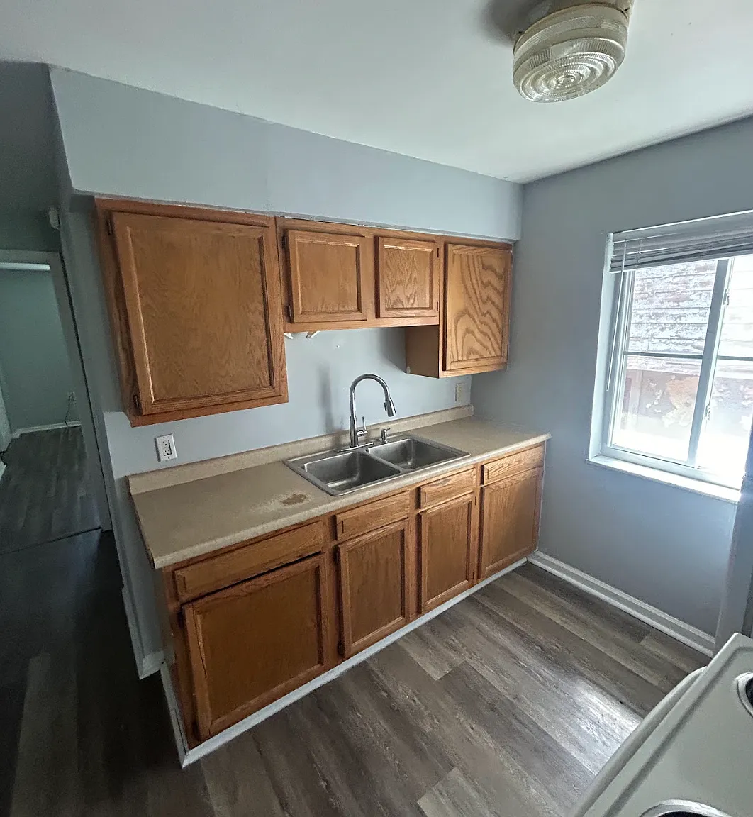708 Oxford Avenue - MQ Communities LLC — Photo 3