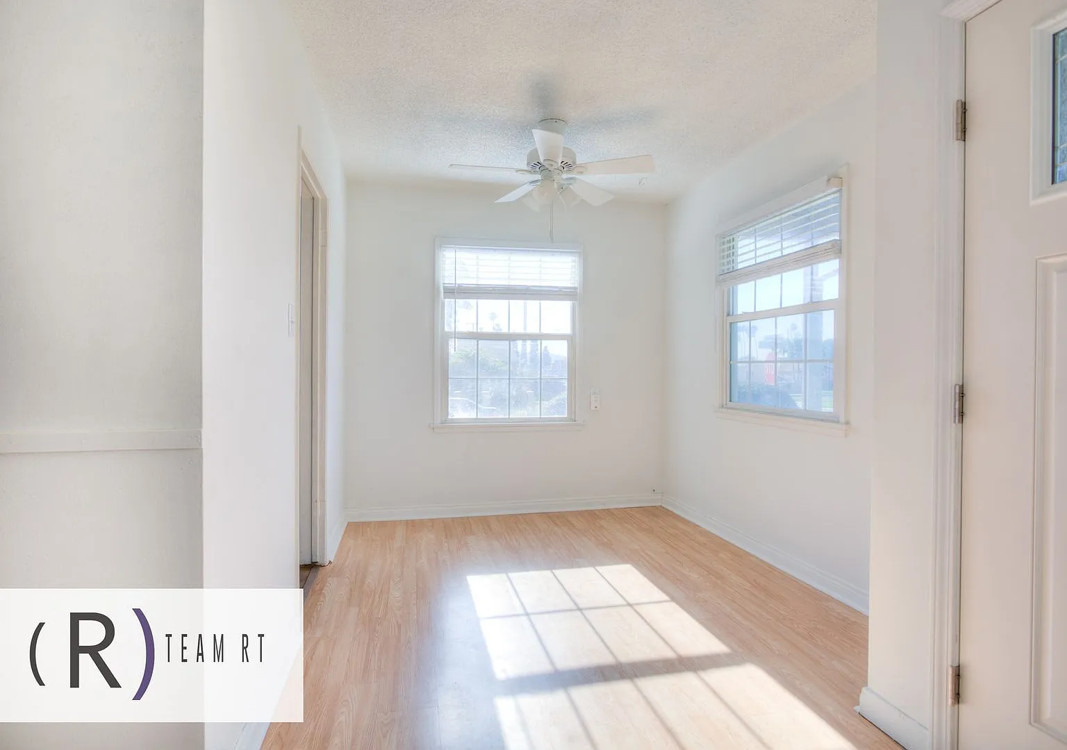 Renovated 3-Bedroom Front House at a Corner Lot with Ample Parking ! — Photo 3