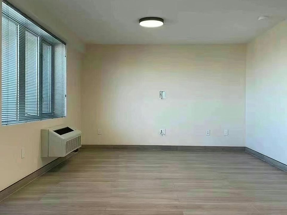 1st image of 3720 Prince St APT 12