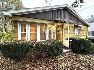 19 1st St, Webster, MA 01570