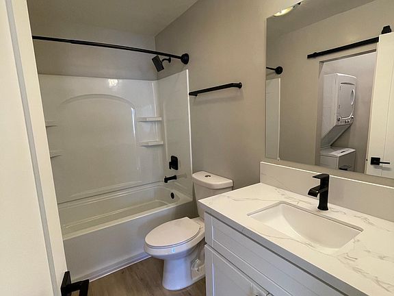 2nd image of 1344 7th Ave APT 28