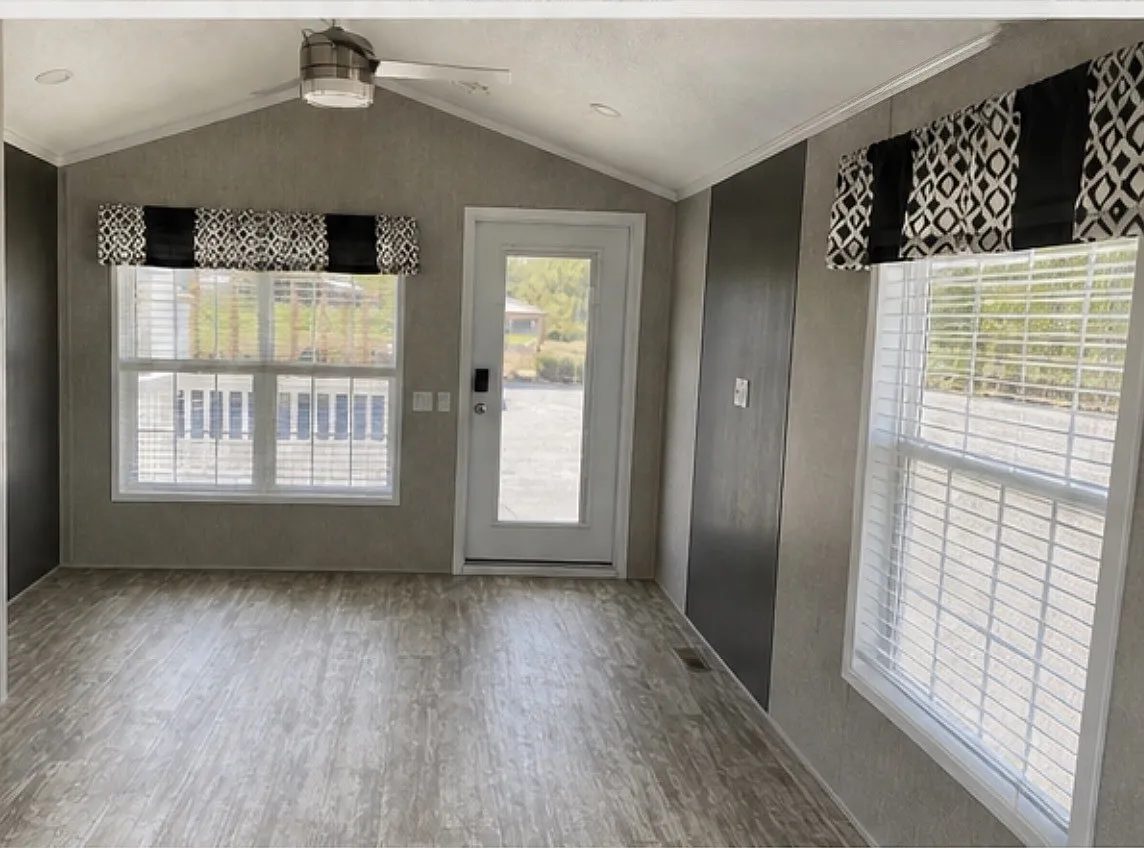 1 bed, 800 sqft, $1,200 — Photo 2