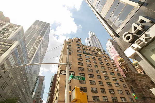 Rented by Level Group | media 27