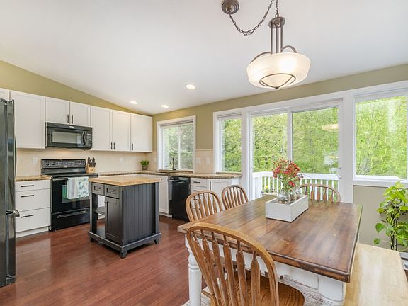 5th image of 1819 66th Avenue Ct NE