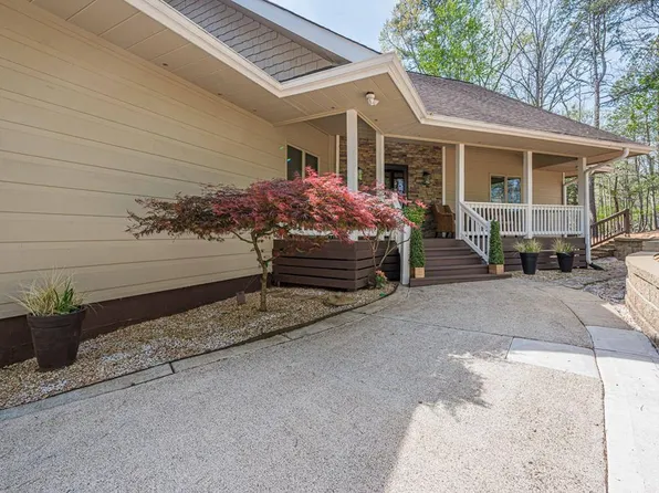 326 Garfield Dr, Ellijay, GA 30540