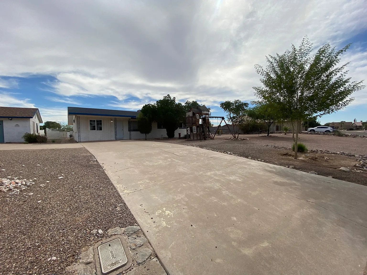 4 bed, 1275 sqft, $1,850 — Photo 2
