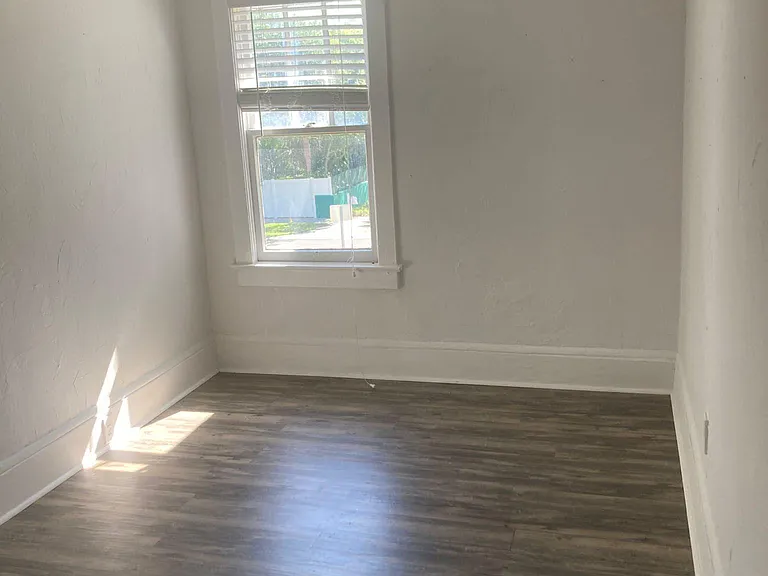 827 N Oleander Ave #1 — Photo 8