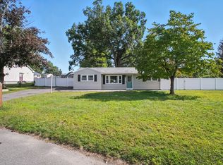 19 Harbour Rd, Springfield, MA 01118