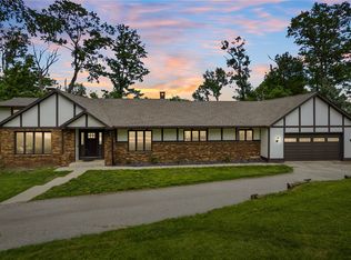 6220 High Country Dr NE, Cedar Rapids, IA 52411