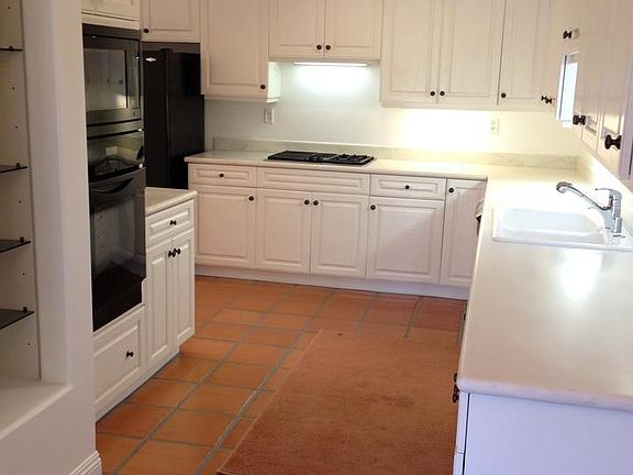 4th image of 6435 Zumirez Dr APT 8