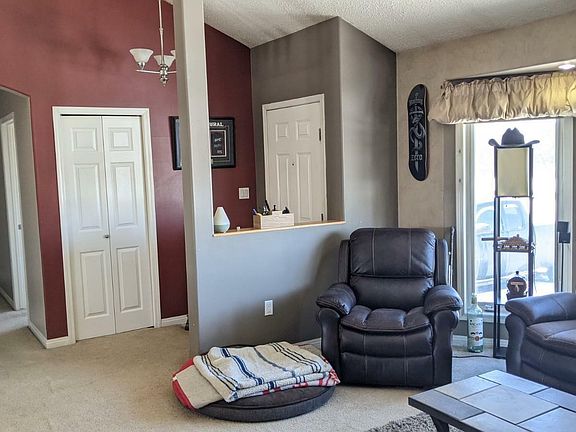2nd image of 5207 46th St
