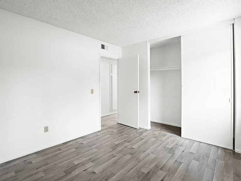 2536 Bryn Mawr Ln — Photo 15