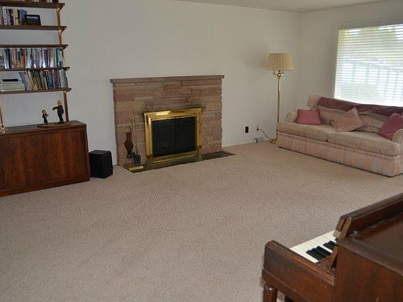 4th image of 6109 183rd Pl SW