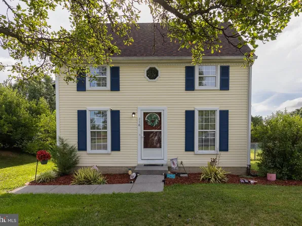 216 Nightingale Ave, Stephens City, VA 22655