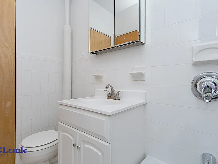 216 E 83rd St #5FW — Photo 8