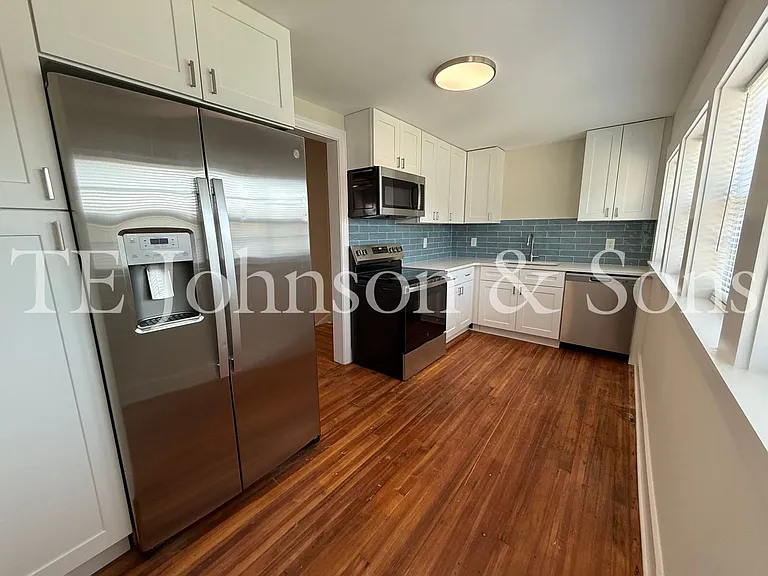2106 S Main St #3 — Photo 7
