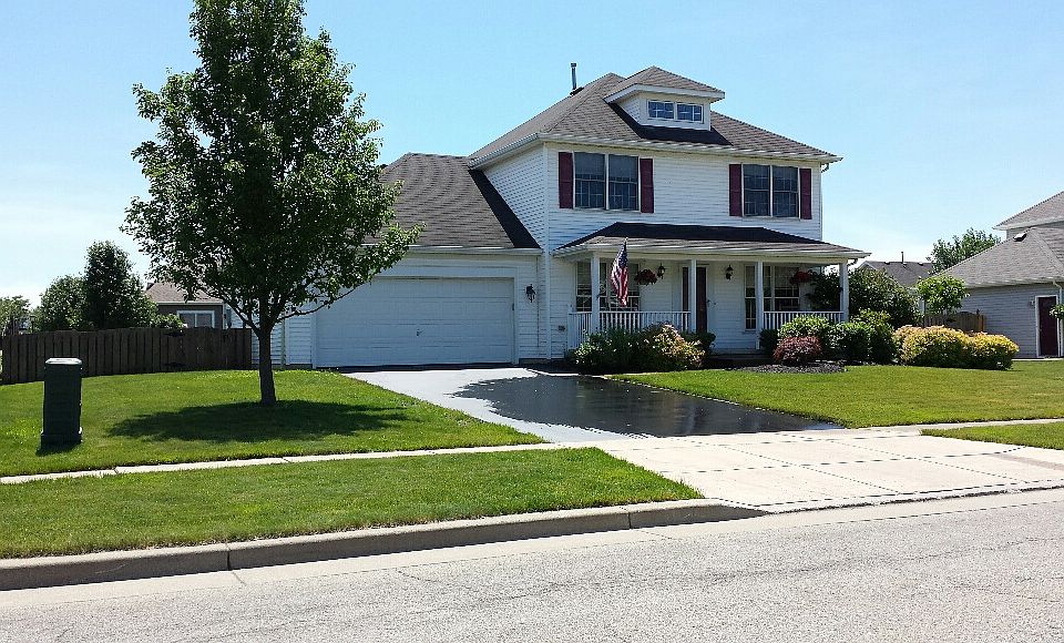 1st image of 20 Brook Ln