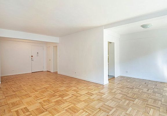 5th image of 20 E 68th St APT 3E