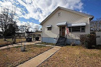 1st image of 686 Maywood St