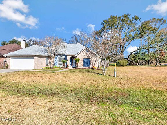 3rd image of 200 Silver Creek Cir