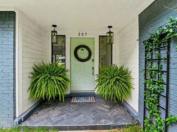 4th image of 357 Jamaica Way