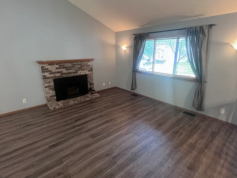5417 S 78th St — Photo 11