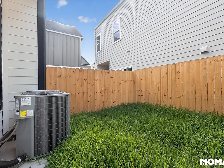 208 Clark Meadows Ln — Photo 35