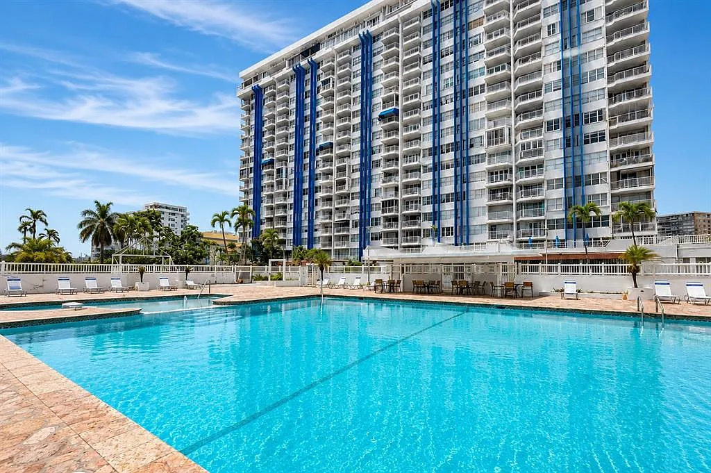 1 bed, 1.0 bath, 665 sqft, $2,100 — Photo 2