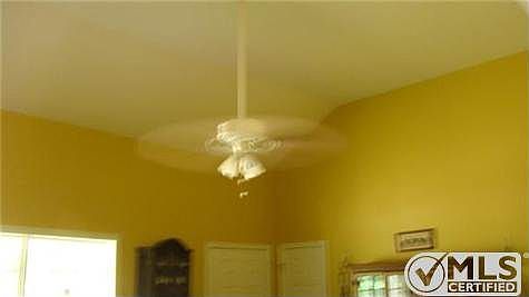 5th image of 2136 Stowe Ln