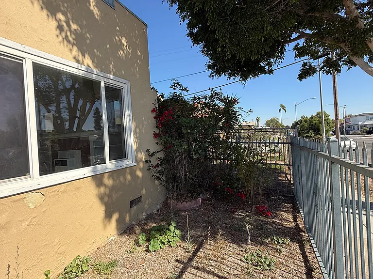4614 Orange Ave — Photo 2